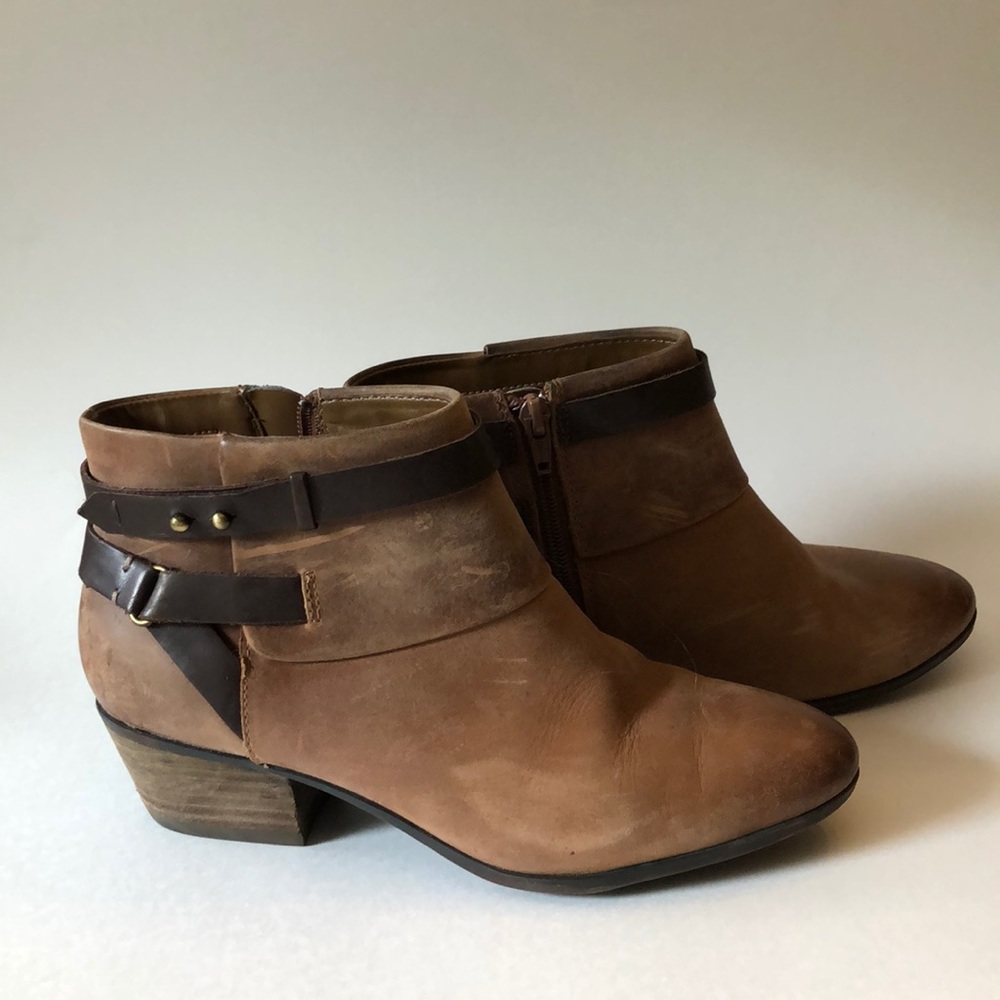 CLARKS leather bootie ankle boot